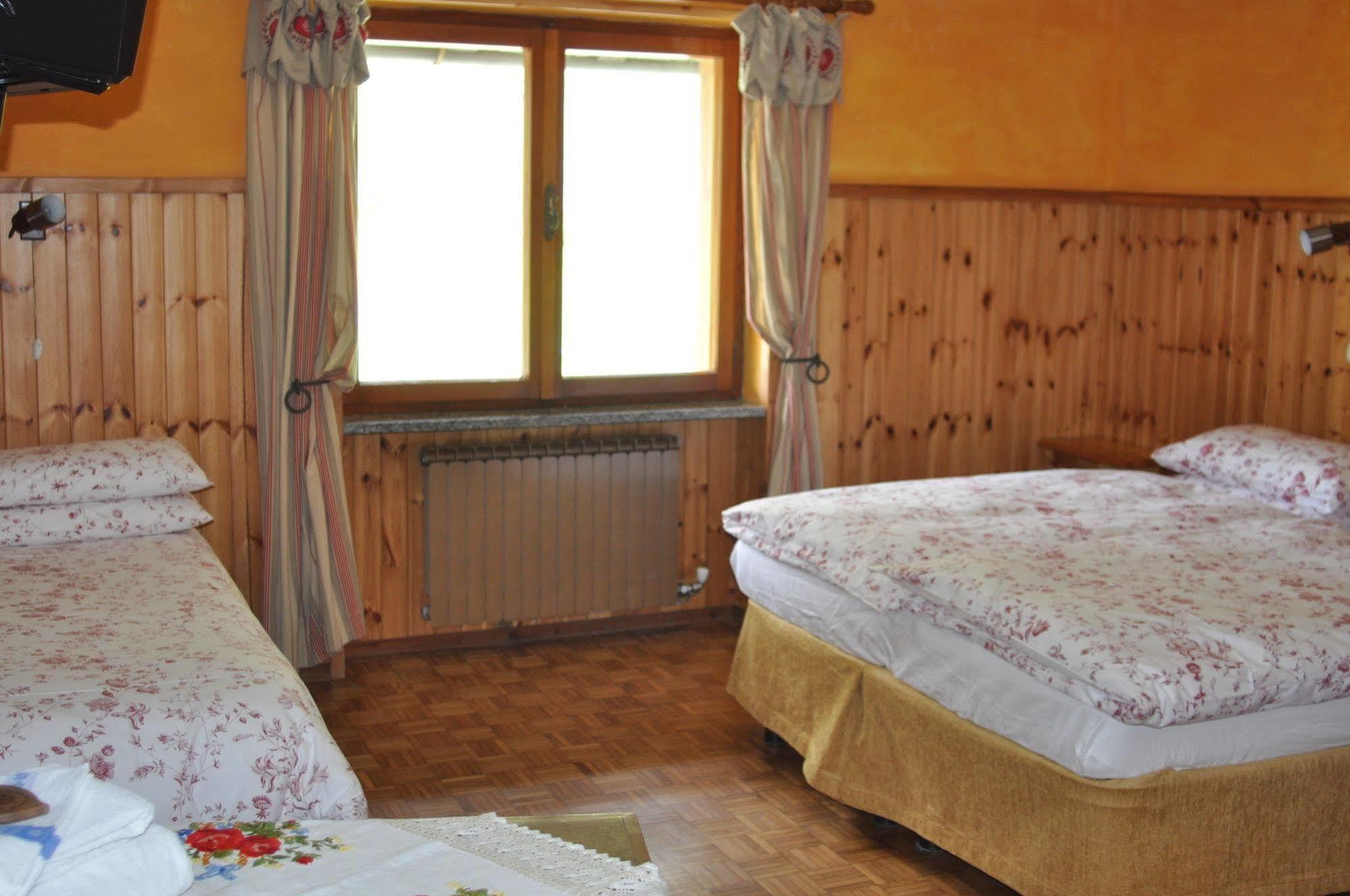 Hotel Flora Alpina Гресоне Сен Жан Екстериор снимка